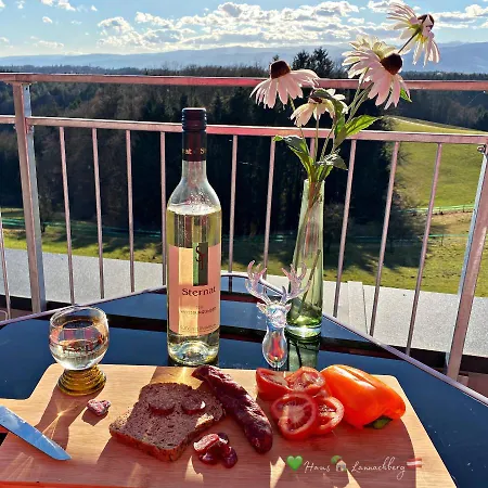 Haus Lannachberg Apartamento